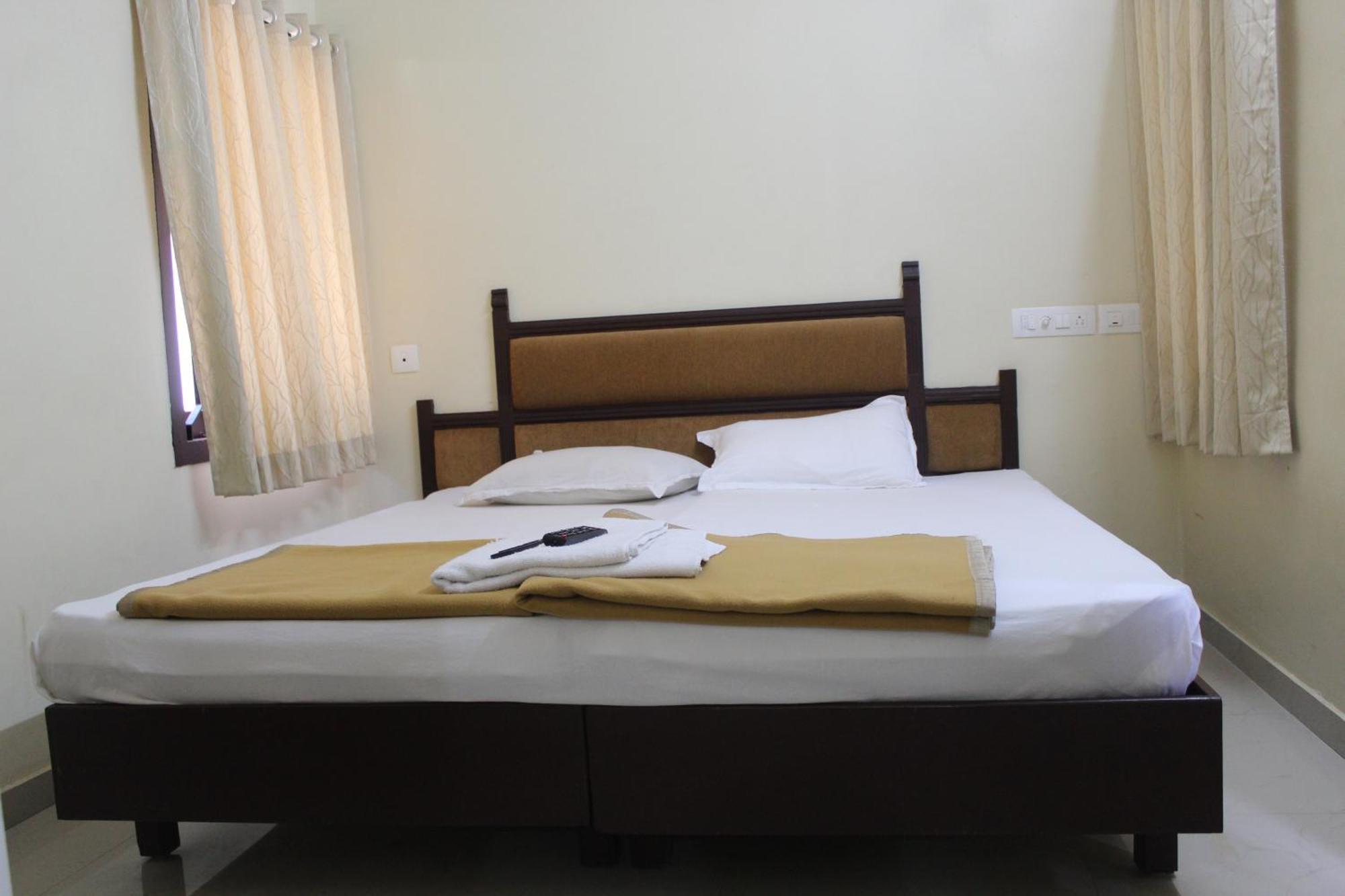 Anna Hotel Thiruvananthapuram Exteriör bild