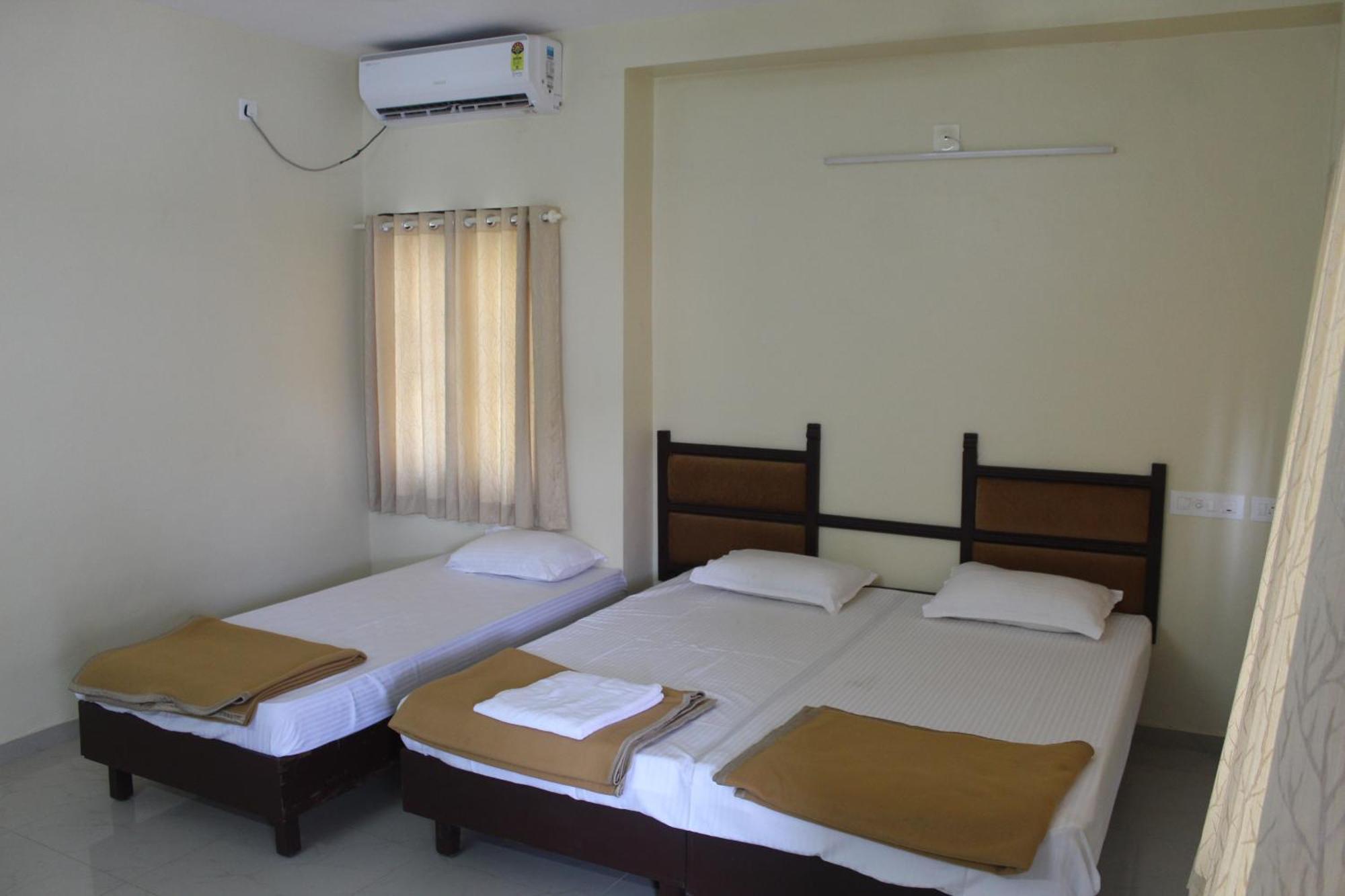 Anna Hotel Thiruvananthapuram Exteriör bild