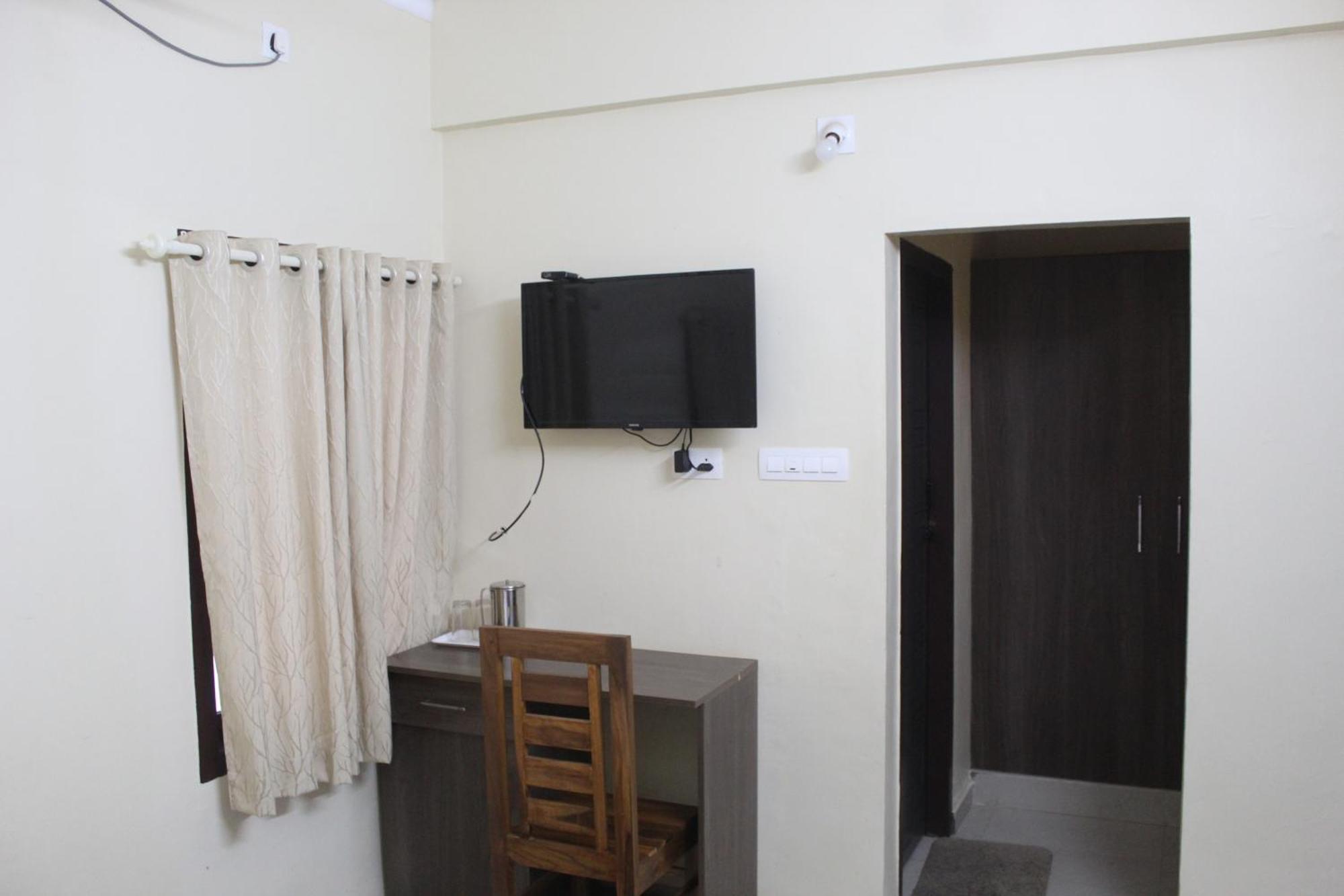 Anna Hotel Thiruvananthapuram Exteriör bild