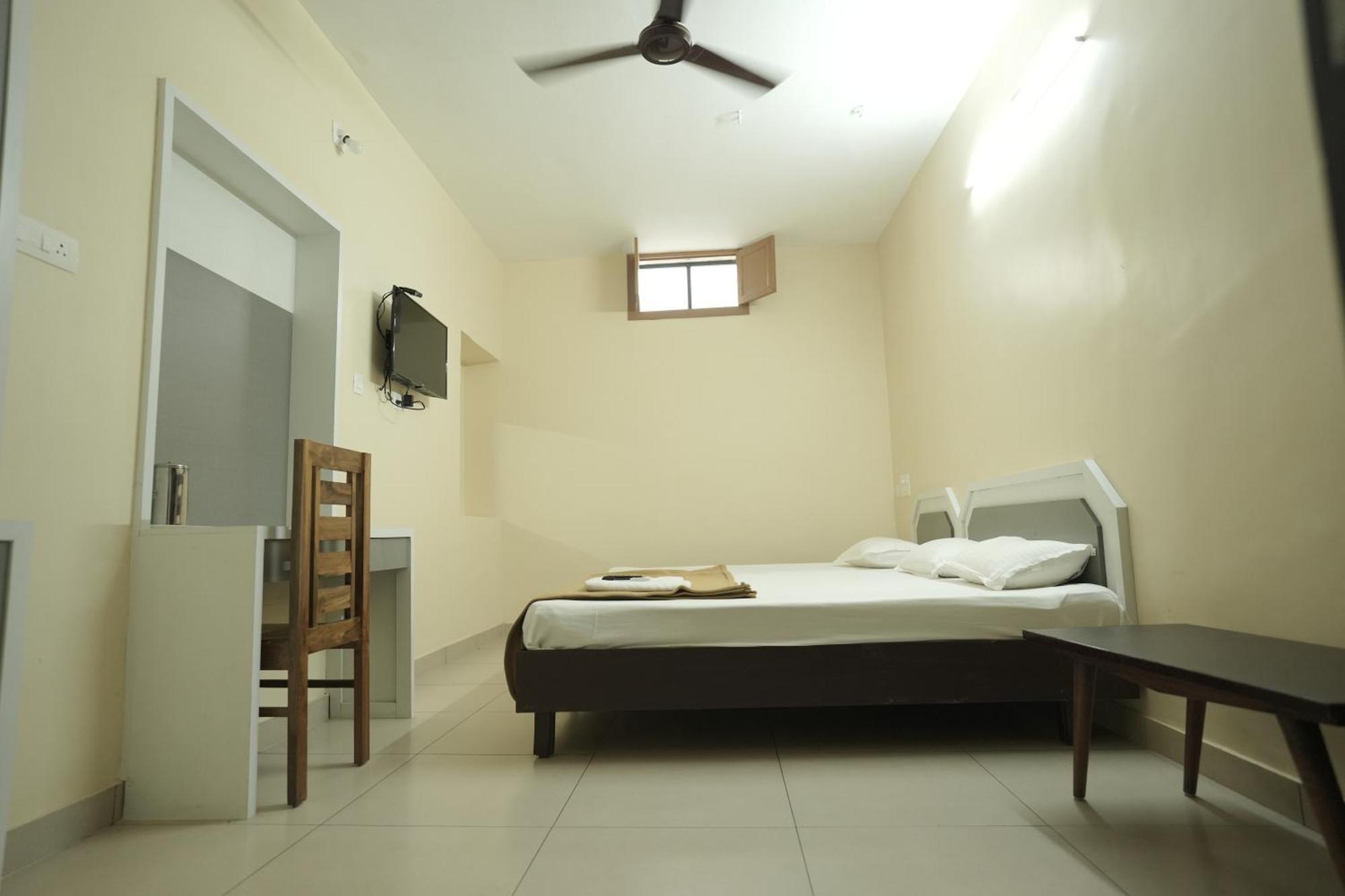 Anna Hotel Thiruvananthapuram Exteriör bild